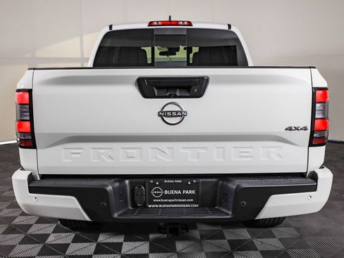 New 2025 Nissan Frontier SV w/ SV Convenience Package image 10