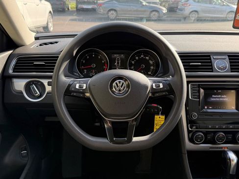 Used 2017 Volkswagen Passat 1.8T S FWD image 13