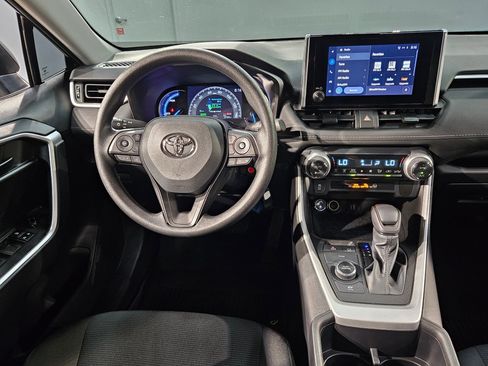Used 2023 Toyota RAV4 LE AWD/4WD image 9