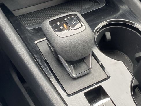 Used 2024 Nissan Rogue SV image 23