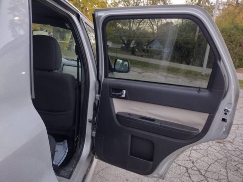 Used 2009 Mercury Mariner 4WD image 8