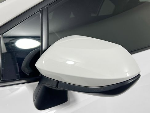 Used 2025 Toyota Corolla LE image 12