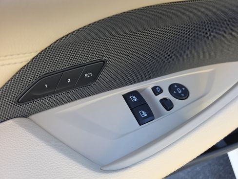 Used 2025 BMW 430i Coupe w/ Premium Package image 14