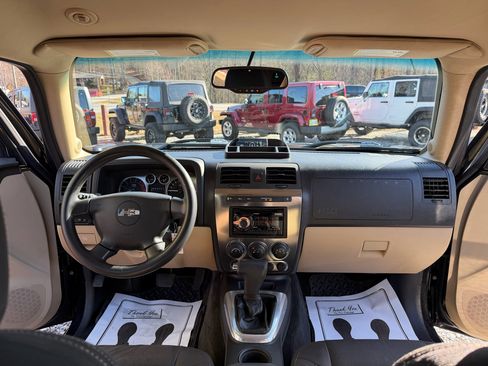 Used 2009 HUMMER H3T Adventure image 17