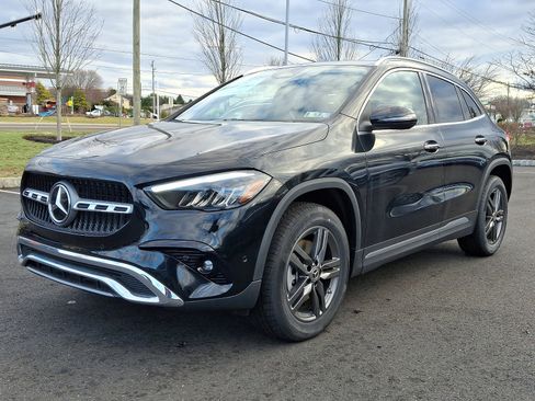 New 2025 Mercedes-Benz GLA 250 4MATIC image 3