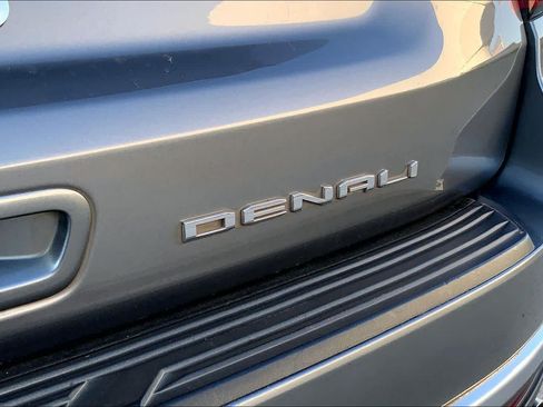 Used 2021 GMC Yukon Denali AWD/4WD image 10