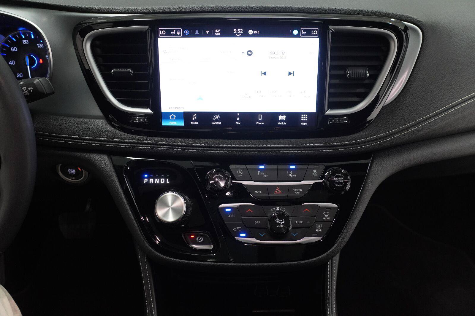 Used 2025 Chrysler Pacifica Limited FWD image 19