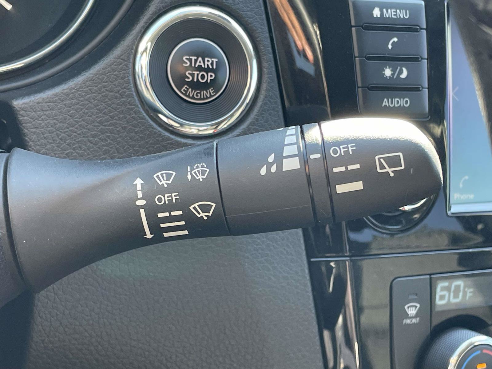 Used 2020 Nissan Rogue SV FWD image 12