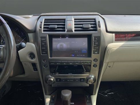 Used 2016 Lexus GX 460 w/ Premium Package AWD/4WD image 15