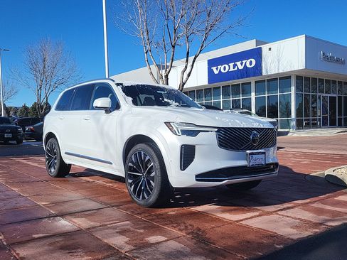 New 2026 Volvo XC90 B6 Plus w/ Protection Package Premier image 18