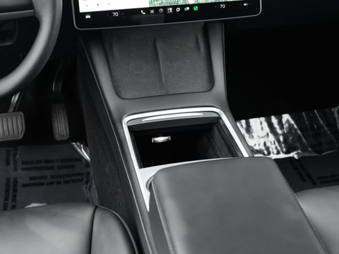 Used 2024 Tesla Model Y Long Range AWD/4WD image 11