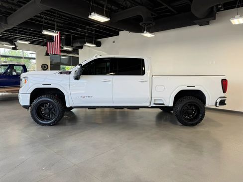 Used 2023 GMC Sierra 3500 AT4 w/ AT4 Preferred Package AWD/4WD image 4