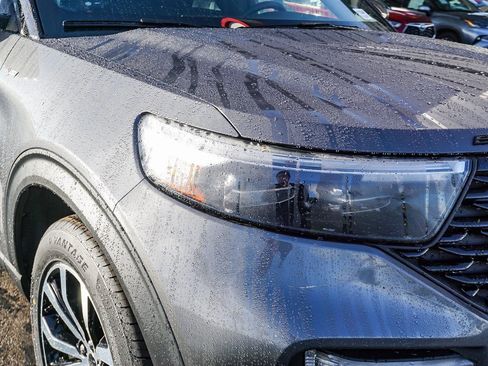 Used 2022 Ford Explorer ST-Line w/ Class IV Trailer Tow Package image 11