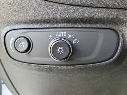 Used 2022 Chevrolet Equinox LT image 22