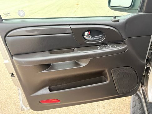 Used 2007 GMC Envoy SLE image 22