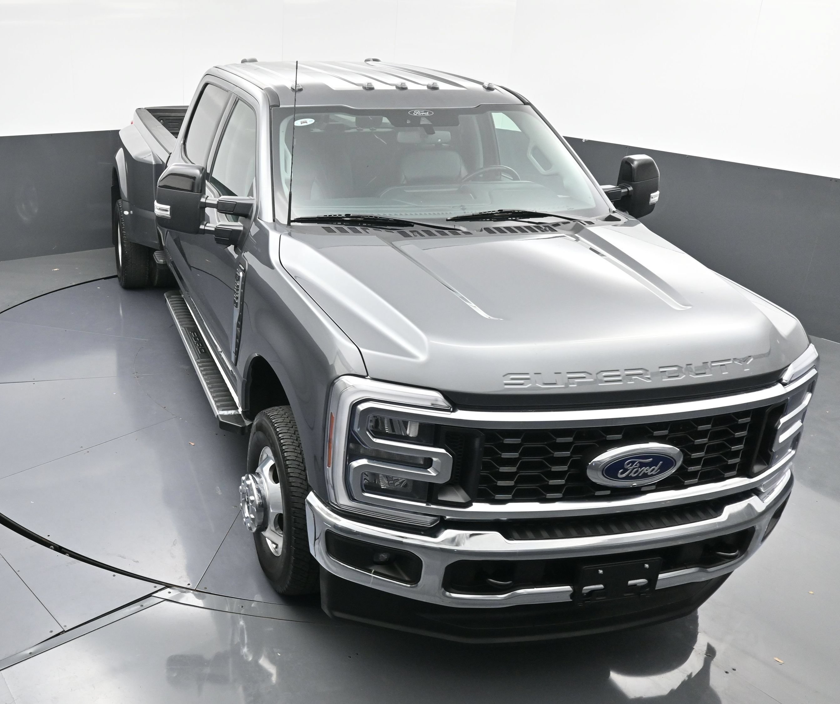 Used 2024 Ford F350 Lariat w/ FX4 Off-Road Package AWD/4WD image 33