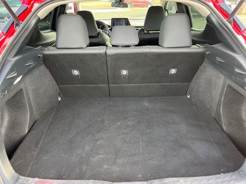 Used 2021 Toyota C-HR Limited image 17