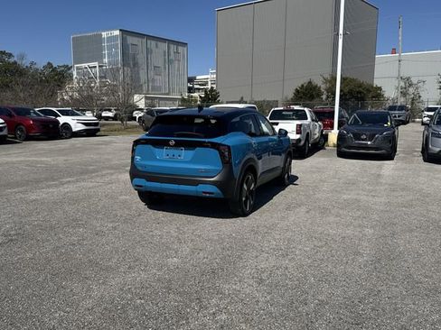 Used 2025 Nissan Kicks SR AWD/4WD image 5