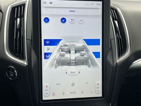 Used 2024 Ford Edge Titanium image 22