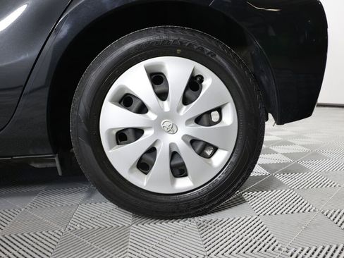 Used 2014 Toyota Prius C One image 8