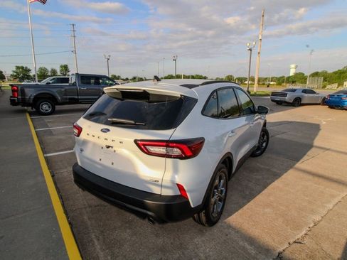 Used 2025 Ford Escape ST-Line Select AWD/4WD image 3