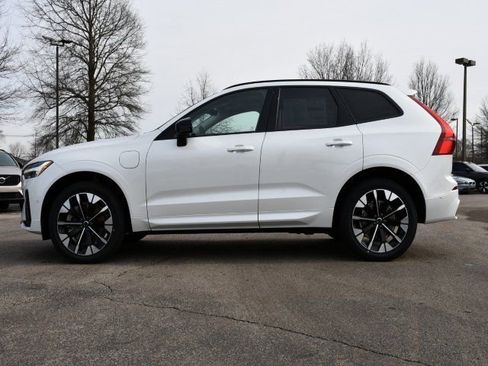 New 2026 Volvo XC60 T8 Plus w/ Protection Package Premier AWD/4WD image 4