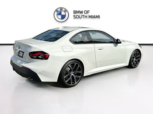 Certified 2024 BMW 230i 230i w/ Convenience Package image 7