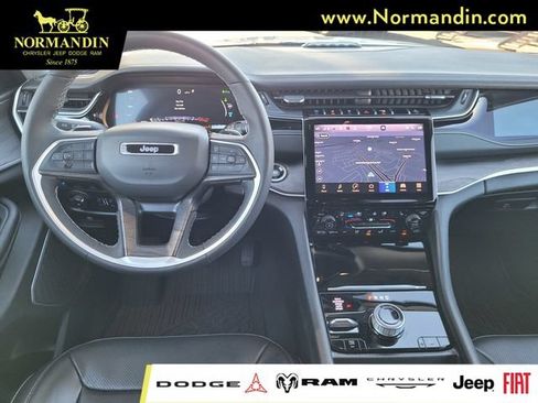 Used 2023 Jeep Grand Cherokee 30th Anniversary AWD/4WD image 7