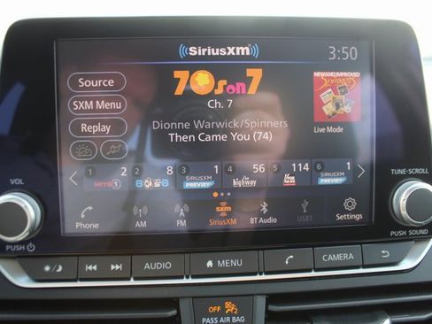 Used 2025 Nissan Altima 2.5 SV image 17