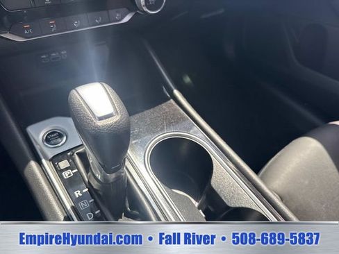 Used 2024 Nissan Altima 2.5 SV FWD image 25
