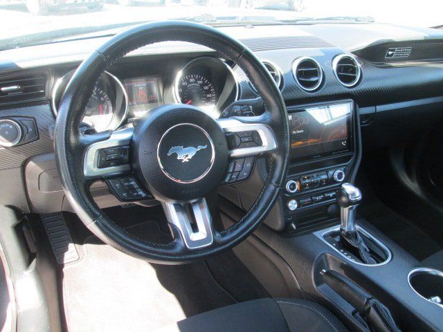Used 2020 Ford Mustang Coupe RWD image 11
