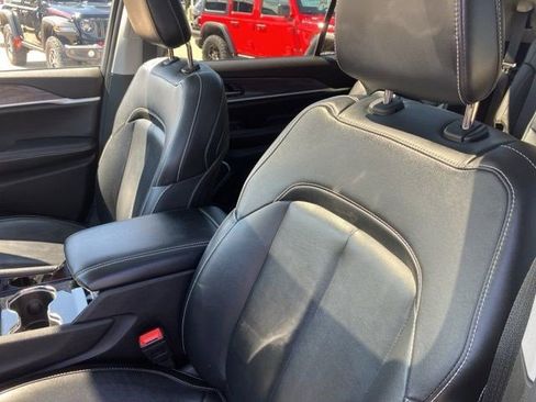 Certified 2023 Jeep Grand Cherokee L Limited image 12