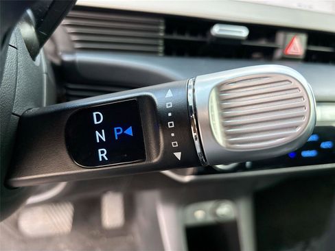 Used 2024 Hyundai Ioniq 5 SEL image 17