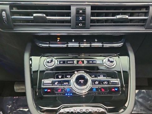 Used 2022 Lincoln Corsair Standard w/ Premium Package image 48