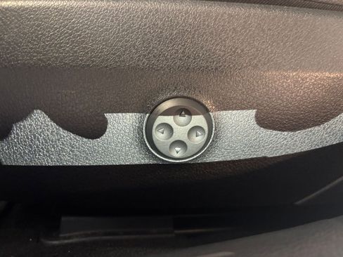 Used 2024 Mercedes-Benz C 300 Sedan image 23