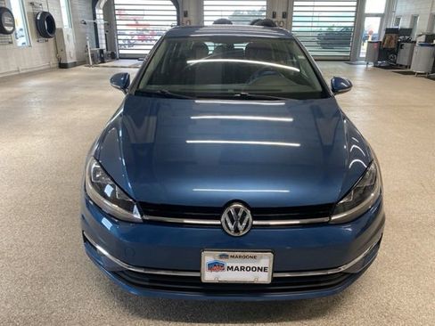 Used 2019 Volkswagen Golf S image 2