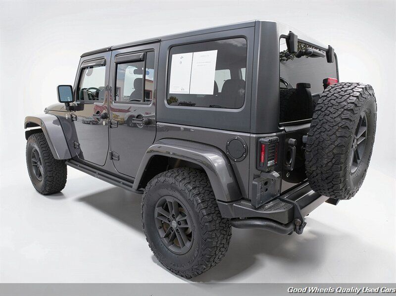 Used 2017 Jeep Wrangler Unlimited Sahara AWD/4WD image 7