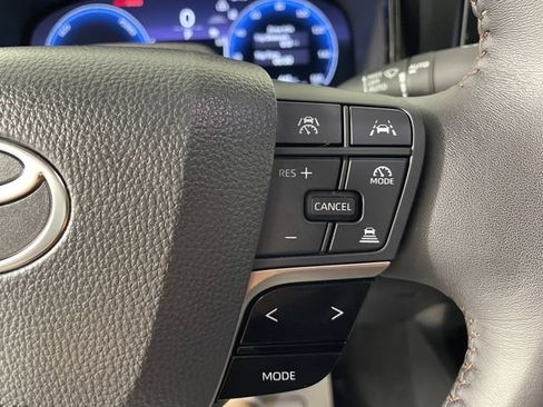 Used 2025 Toyota Camry XLE w/ Premium Plus Package AWD/4WD image 12