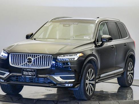 Certified 2025 Volvo XC90 B6 Plus image 1