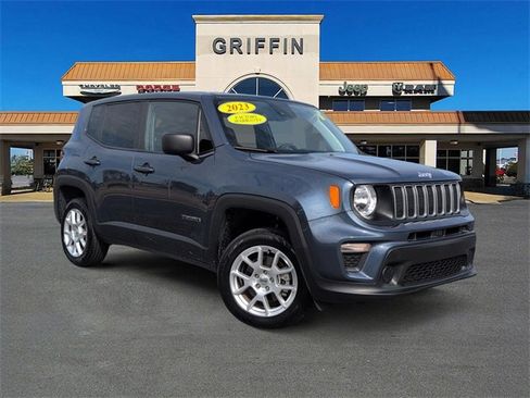Used 2023 Jeep Renegade Latitude image 2