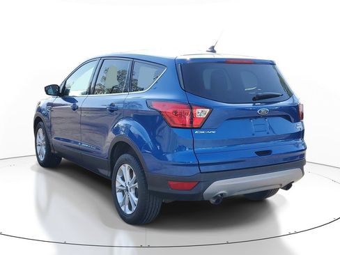 Used 2019 Ford Escape SE image 3