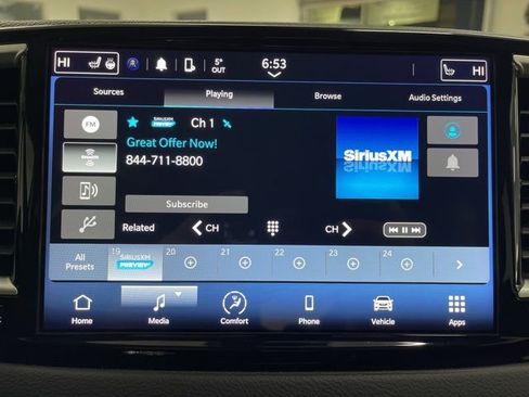 Used 2023 Chrysler Pacifica Touring-L image 44