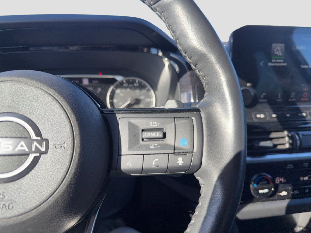 Used 2024 Nissan Pathfinder SL w/ Black Appearance Package AWD/4WD image 16