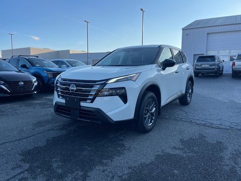 New 2026 Nissan Rogue S image 2