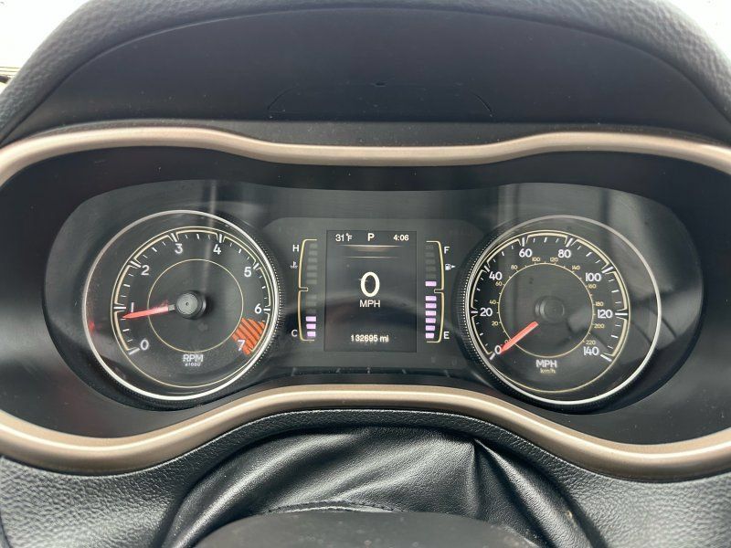 Used 2014 Jeep Cherokee Latitude w/ Cold Weather Group FWD image 14