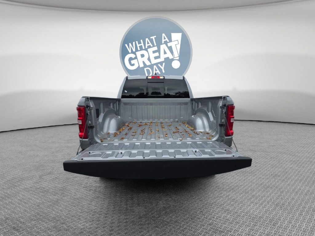 Used 2025 RAM 1500 Big Horn AWD/4WD image 23