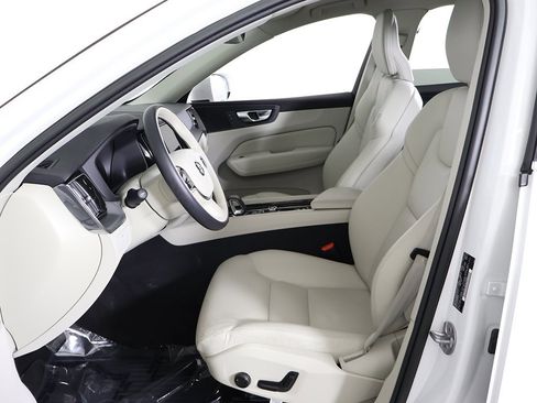 Used 2023 Volvo XC60 B5 Core w/ Climate Package image 33