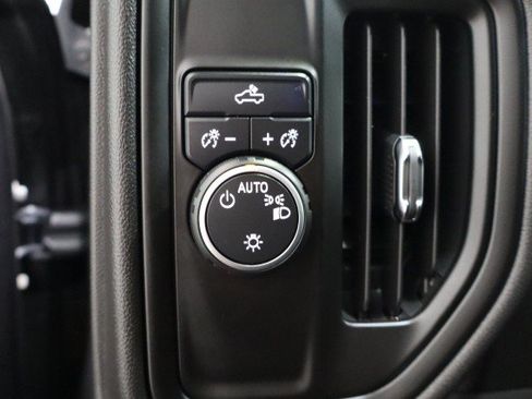 Used 2020 Chevrolet Silverado 1500 Custom w/ Infotainment Package RWD image 32