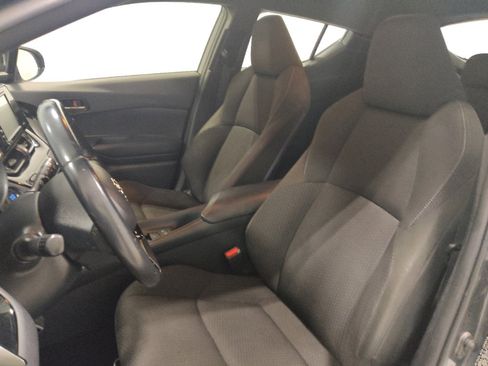 Used 2018 Toyota C-HR XLE image 17