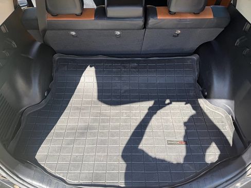 Used 2017 Toyota RAV4 Limited image 28